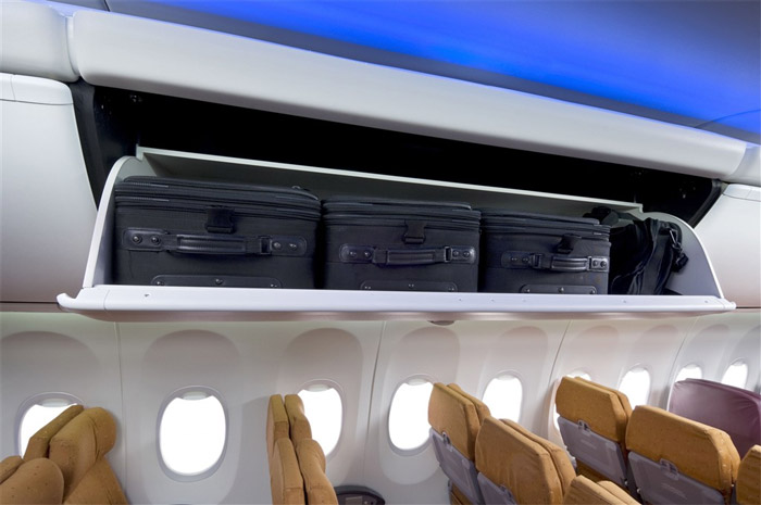 737 Boeing Sky Interior - Overhead Stowage Bins