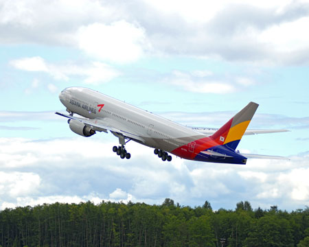 Asiana Airlines Boeing 777-200ER (Extended Range)