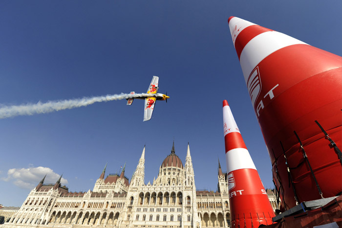 Red Bull Air Race 2009 Budapest Qualifying Peter Besenyei